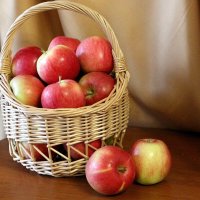 Будничные яблоки :: Надежд@ Шавенкова