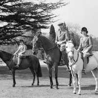Король Георг VI с дочерьми Елизаветой и Маргарет :: Лидия 