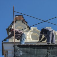Реставрация  дома  купца  Чирахова :: Валентин Семчишин