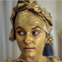 Актриса Виктория Гриценко в роли статуи Психеи в спектакле «Как Арапа женили...». :: Александр Максимов