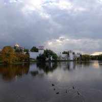 Новодевичий монастырь осенью :: 4X_Pro Непразднующий