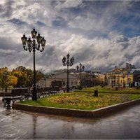 "Осенние дожди. Просвет на Манежной"© :: Владимир Макаров