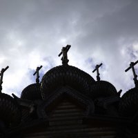 Храм в Новосаратовке-Деревянное зодчество. :: Танзиля Завьялова