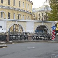 Банковский мост с грифонами в Санкт-Петербурге :: Лидия Бусурина