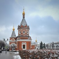 Ноябрь- это зима? Возле часовни Александра Невского в Ярославле :: Николай Белавин