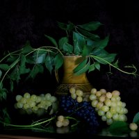 Натюрморт с виноградом :: Нэля Лысенко