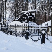 Засыпало снегом французскую пушку. :: Милешкин Владимир Алексеевич 