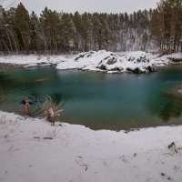 Когда хочется искупнуться... Голубые озера Катуни.Февраль. :: Юрий Никитенко