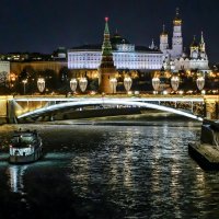 Движение по Москва реке :: Георгий А