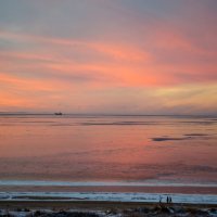 Белое море на закате :: Елена Кордумова