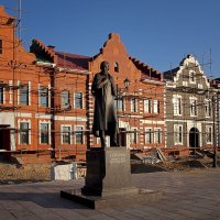 Памятник Н.В.Гоголю. Йошкар-Ола :: MILAV V