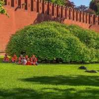 Пикник у стен Кремля :: Владимир Жуков
