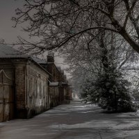 Зимняя ночь в южном городе :: Константин Бобинский