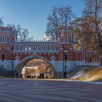 В парке усадьбы Царицыно. :: Aleksey Afonin