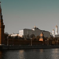 Вид на Кремль с Софийской набережной :: Александр 