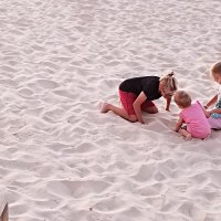 Вот такой у нас песочек на пляже! :: Светлана Хращевская