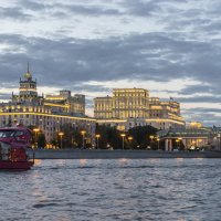 Прогулка по Москве реке :: Сергей Парамонов
