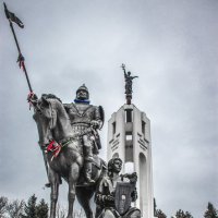 Памятник воину Пересвету и сказителю Бояну в Брянске :: Sergei Vikulov