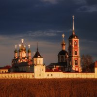 Варницкий монастырь в закатном золоте ч4 :: Дмитрий Шишкин