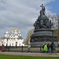 Новгородский кремль.Памятник "Тысячелетие России" :: Владислав Иопек