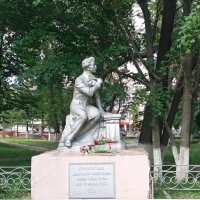 Памятник А.С.Пушкину (6 июня 1799 г.-10 февраля 1837 г.) :: Galina Solovova