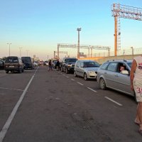 Очередь на паром до открытия моста :: Вера Щукина