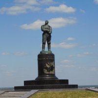 Памятник Валерию Чкалову :: Наиля 