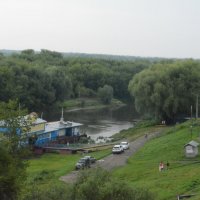 На берегу реки Трубеж дождливая погода :: Александр Буянов