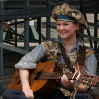 Девушка с гитарой :: Олег Чемоданов