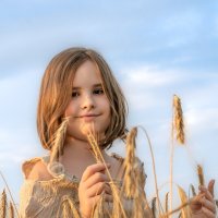 Девочка в пшеничном поле :: Юлия Федосеева