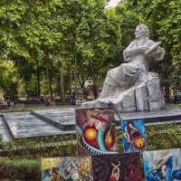 Памятник Мартиросу Сарьяну в Ереване.... :: Юрий Яньков
