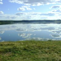 в реку смотрятся облака :: Ольга Конькова