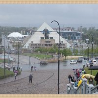 Дождь на фоне Пирамиды :: Alisia La DEMA