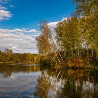 Осеннее озеро! :: Валерий 