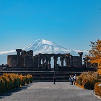 Храм Звартноц на фоне Арарата. Окрестности Еревана. Армения. :: Павел Сытилин