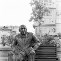 Памятник Евгению Евстигнееву :: Андрей Неуймин