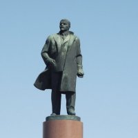 Памятник Ленину на Октябрьской площади :: Freddy 97