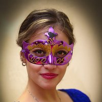 Девушка в карнавальной маске. :: Александр Дмитриев