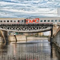 Поезд на ж/д мосту :: Стальбаум Юрий 