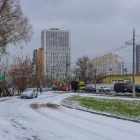 Первый снег в городе :: Александр Синдерёв