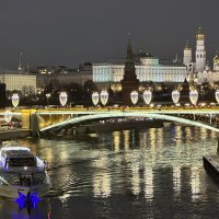 Москва с Патриаршего моста :: <<< Наташа >>>