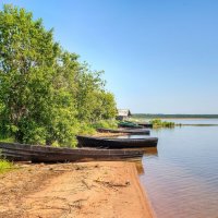 Лодки на берегу :: Константин 