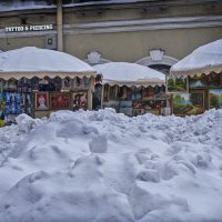Искусство в снежном плену. :: Александр 