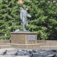 Памятник Василию Ивановичу Сурикову в Красноярске. :: ИРЭН@ .