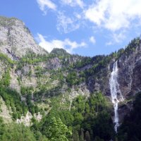 Schanau-Königssee vorbei gefaren. Wasserfall St-Bartholomä :: "The Natural World" Александер