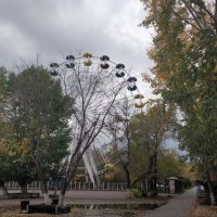 В городском парке :: Андрей Хлопонин