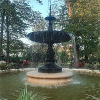 У фонтана в парке тихом! :: Нина Андронова