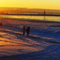 Прогулки у моря на ярком закате января 2024г. :: Aida10 