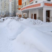Снег у дома моего :: Валерий Иванович