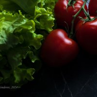 Салат и томаты :: Александр Синдерёв
